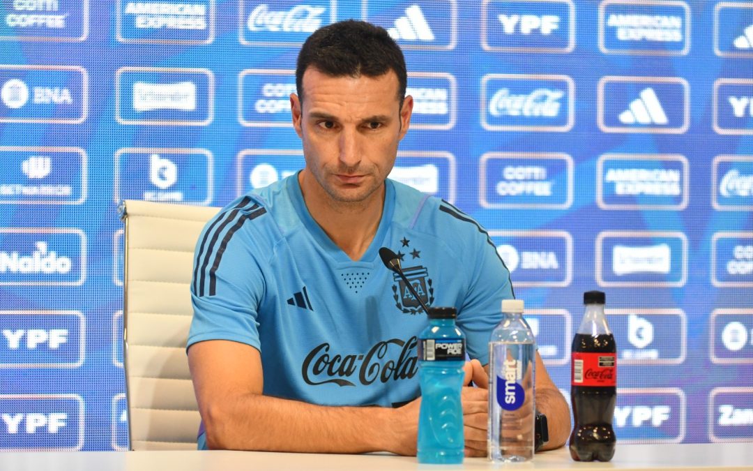 Lionel Scaloni metería mano en el equipo titular ante Brasil