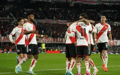 ¡Suenan las alarmas en River! Llegó una oferta por un delantero titular